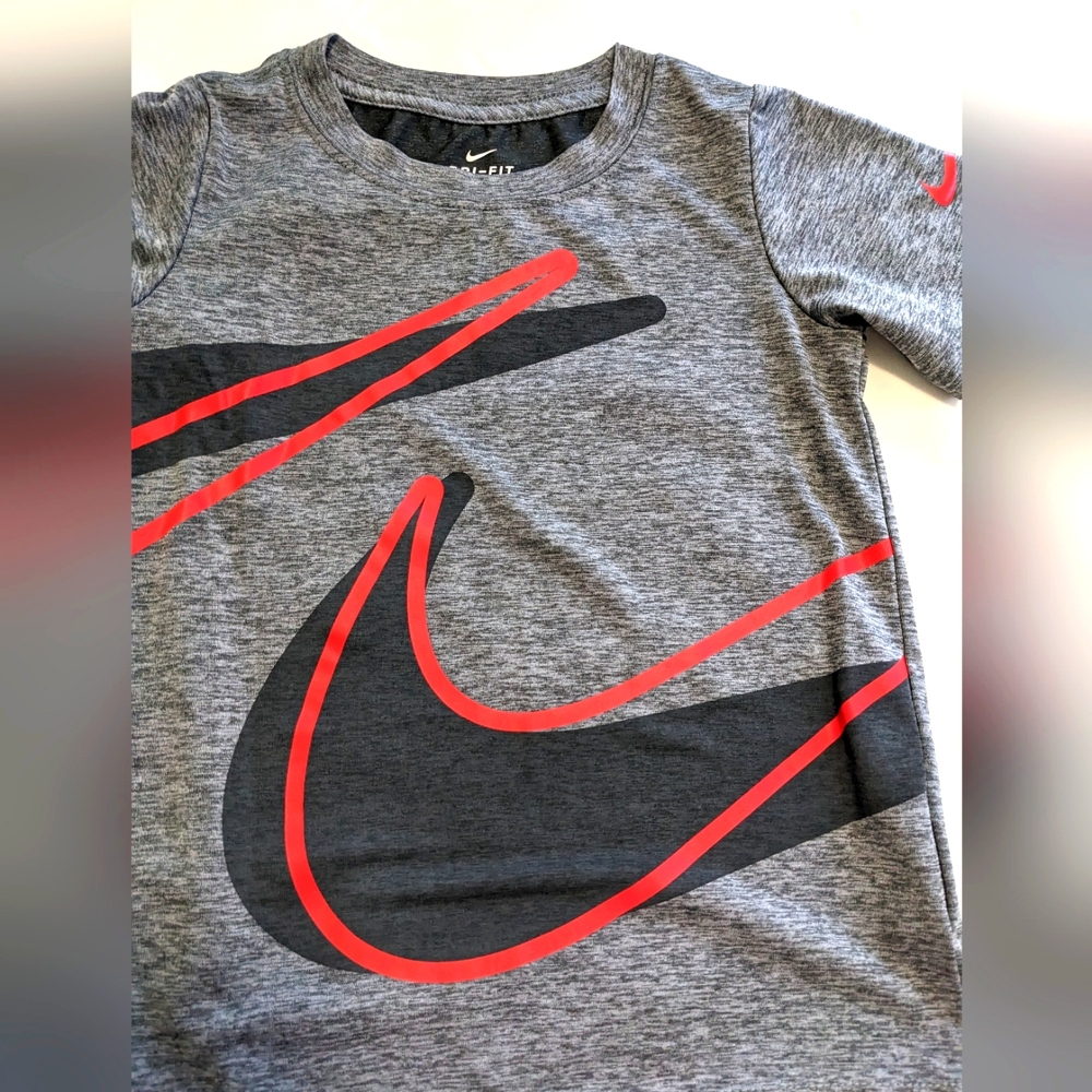 Nike Graphic Dri-Fit & Puma Graphic Boys Shirt Bundle Size 5 - Picture 9 of 12
